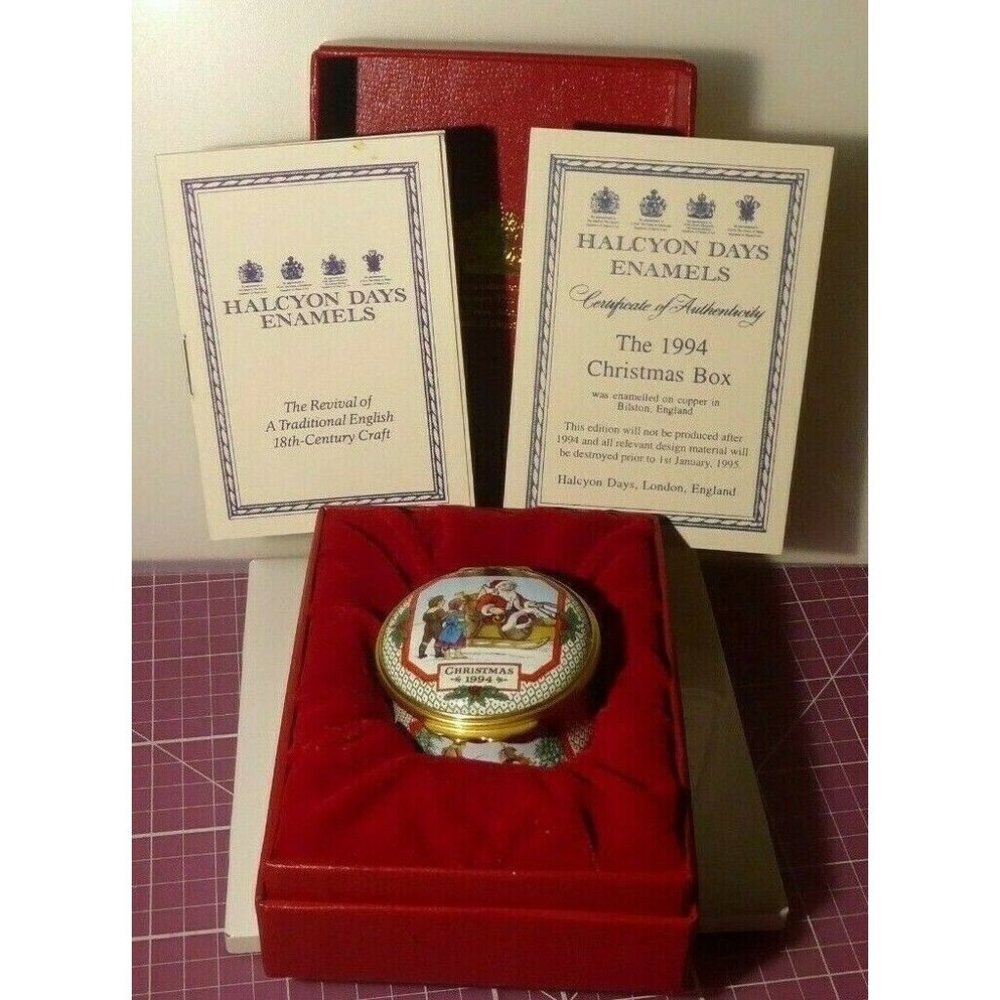 1994 HALCYON DAYS Hinged Enamel Christmas Box Santa Claus Sleigh In Original Box